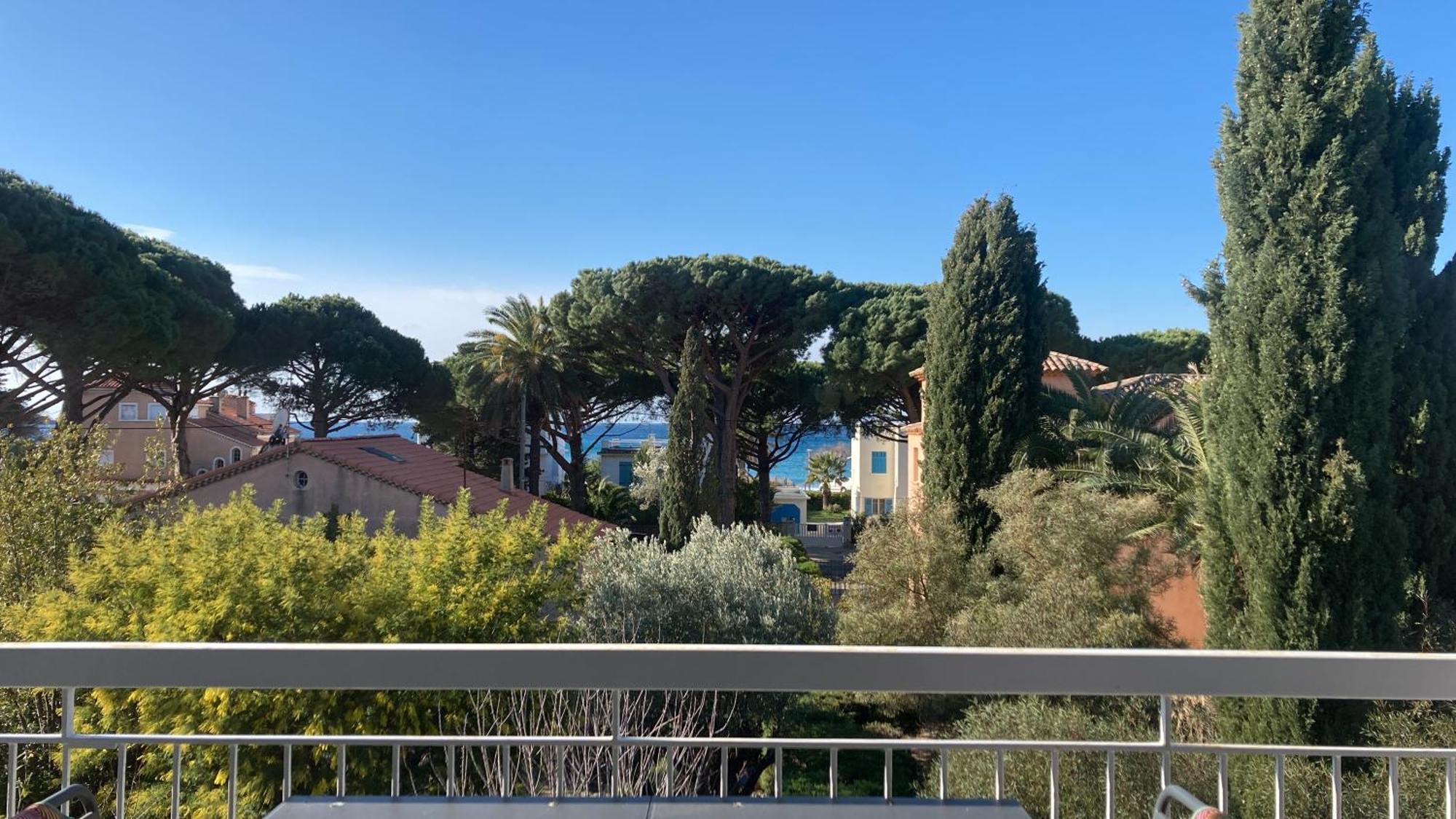 Mer & Relax - Parking - Wifi - Terrasse - Mer Saint-Cyr-sur-Mer Exterior photo