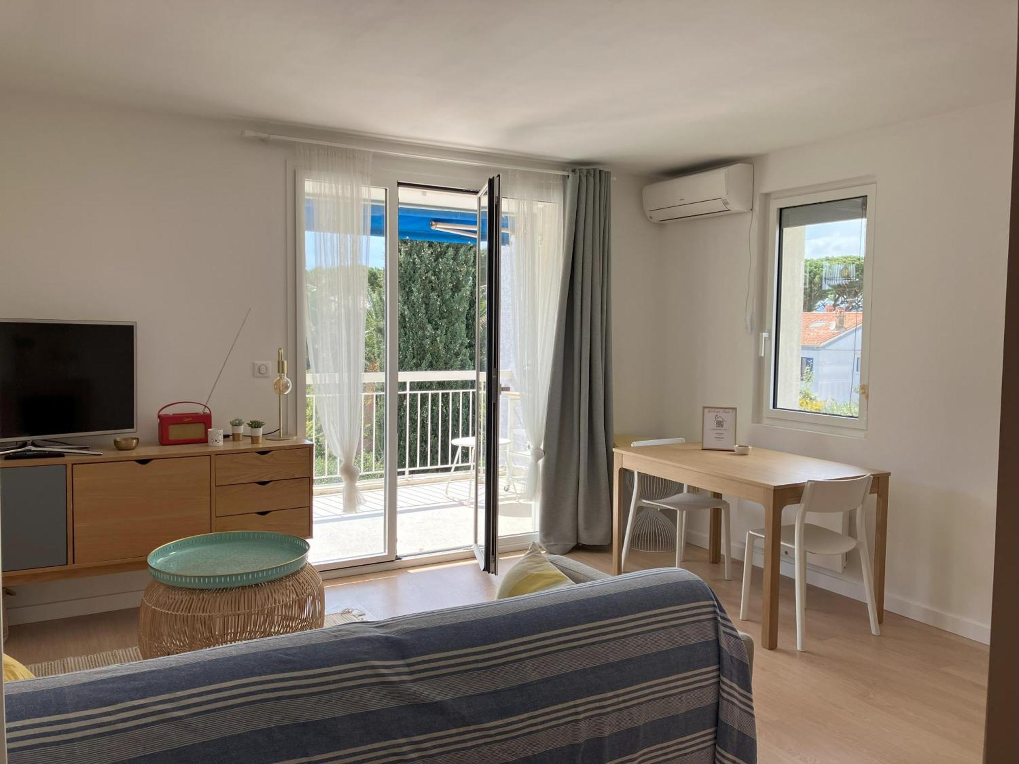 Mer & Relax - Parking - Wifi - Terrasse - Mer Saint-Cyr-sur-Mer Exterior photo